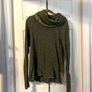 Free the people Beach Green turtleneck